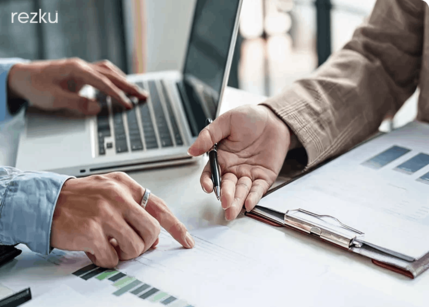 Using POS Reports to Control Labor—Without Burning Out Staff